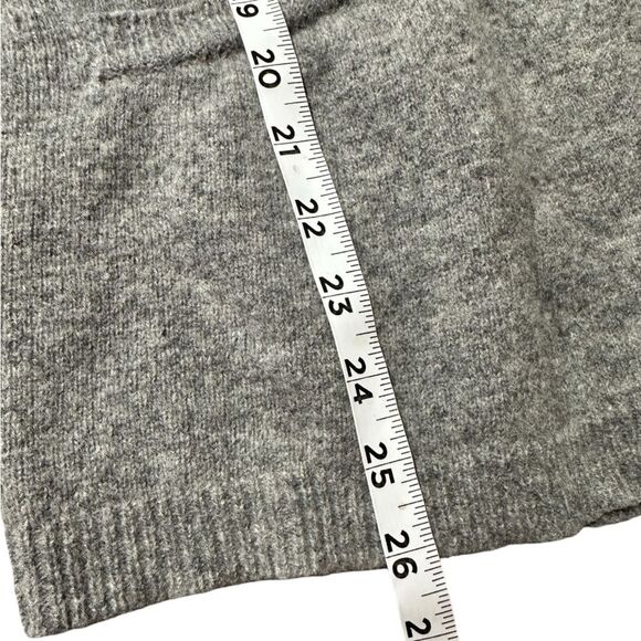 ELLEN TRACY Gray 100% Wool Zip Front Cardigan Sweater, shawl collar. Size Medium - Picture 4 of 6